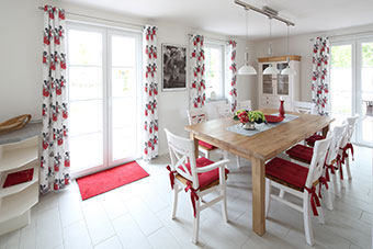 Essbereich mit Zugang zur Süd- und Westterrasse