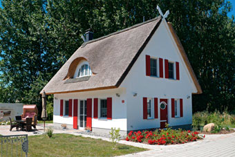 Eingangsbereich und Süd-Terrase des Ferienhauses Lucia