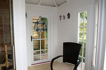 Sauna - Ausgang zur Schwalldusche